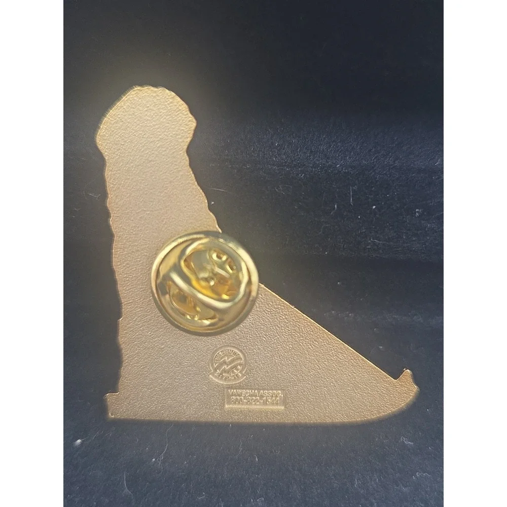 Alaska Regional Council Of Carpenters Pin Of Musher Sledding